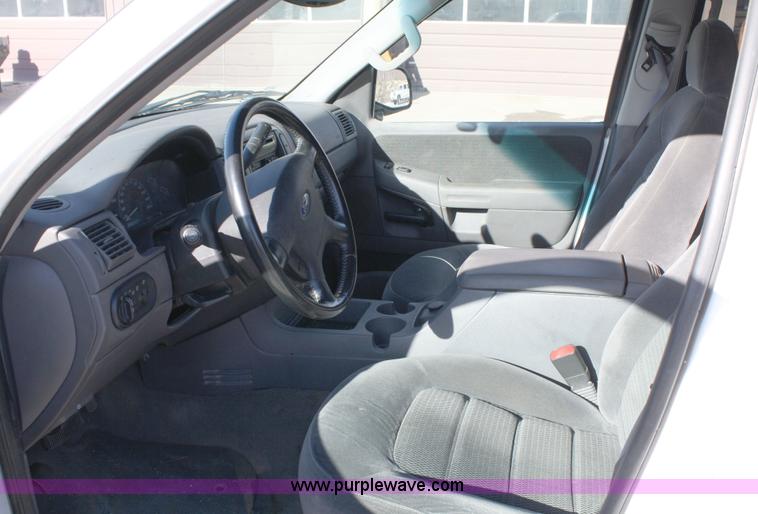 image for item 4911 2002 Ford Explorer XLT