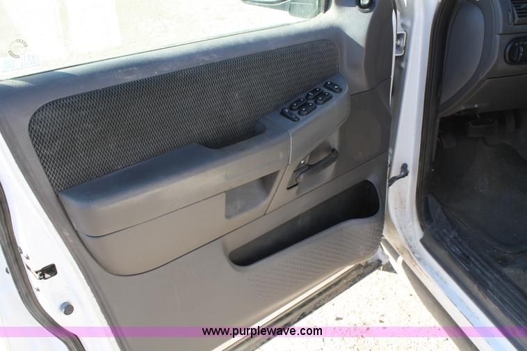 image for item 4911 2002 Ford Explorer XLT