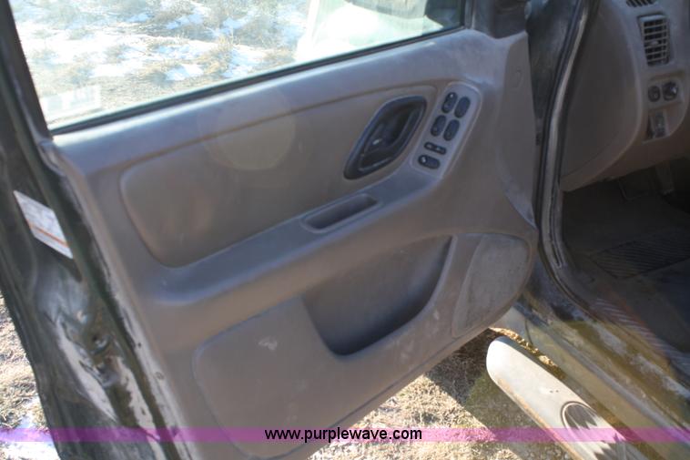 image for item 4919 2001 Ford Escape XLT