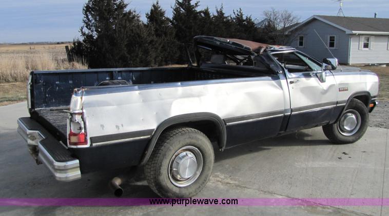 image for item 5137 1991 Dodge Ram D-250 pickup truck