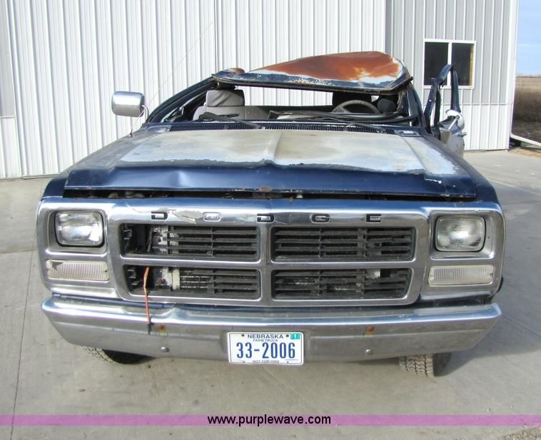 image for item 5137 1991 Dodge Ram D-250 pickup truck