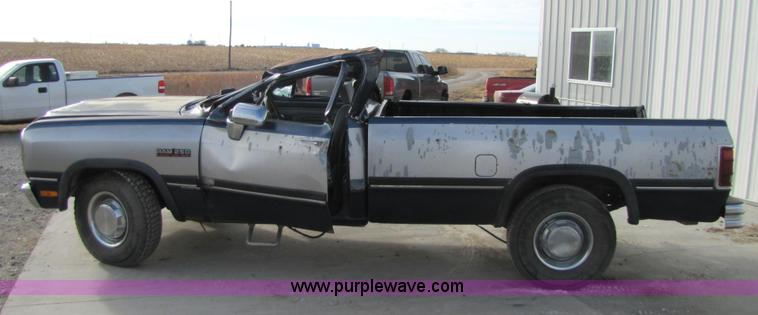 image for item 5137 1991 Dodge Ram D-250 pickup truck