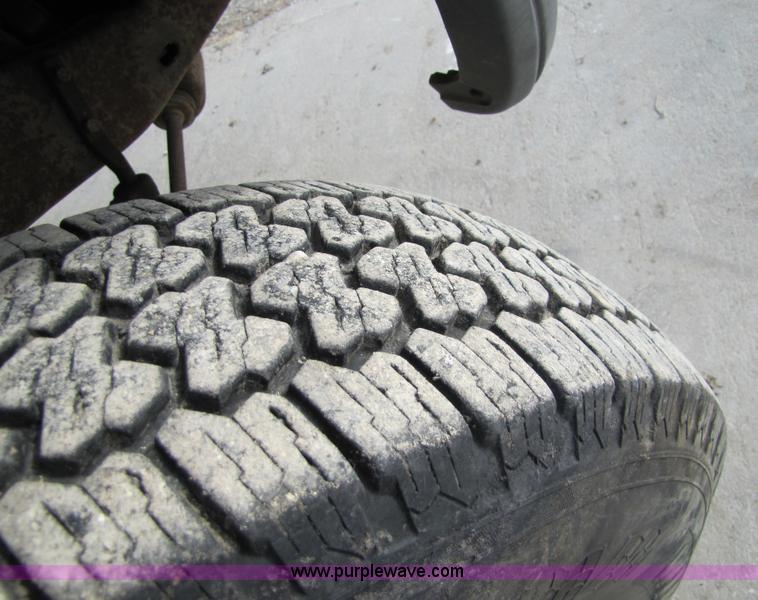 image for item 5137 1991 Dodge Ram D-250 pickup truck