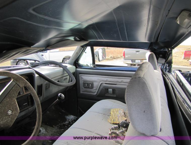 image for item 5137 1991 Dodge Ram D-250 pickup truck