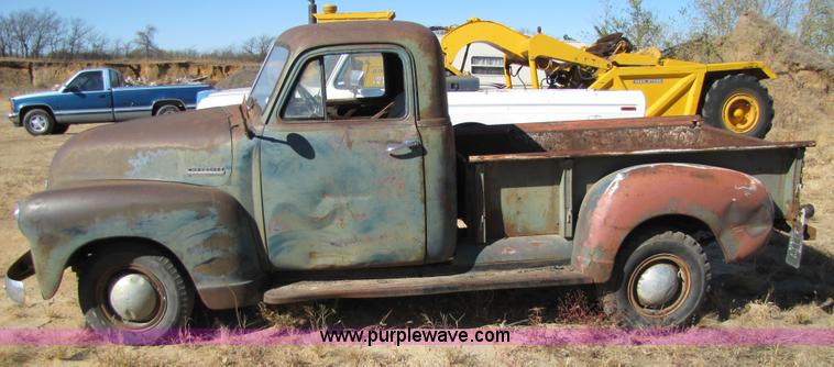 image for item 5162 1951 Chevrolet 5600 3/4 ton pickup truck