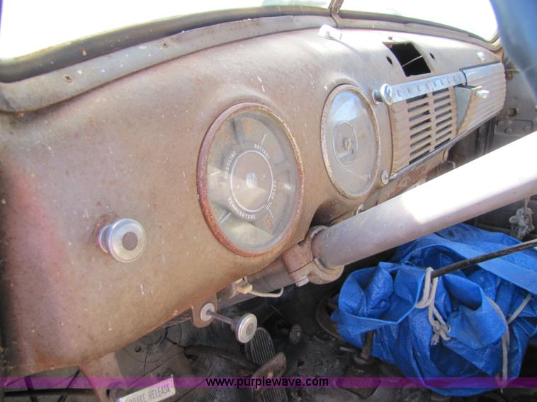 image for item 5162 1951 Chevrolet 5600 3/4 ton pickup truck