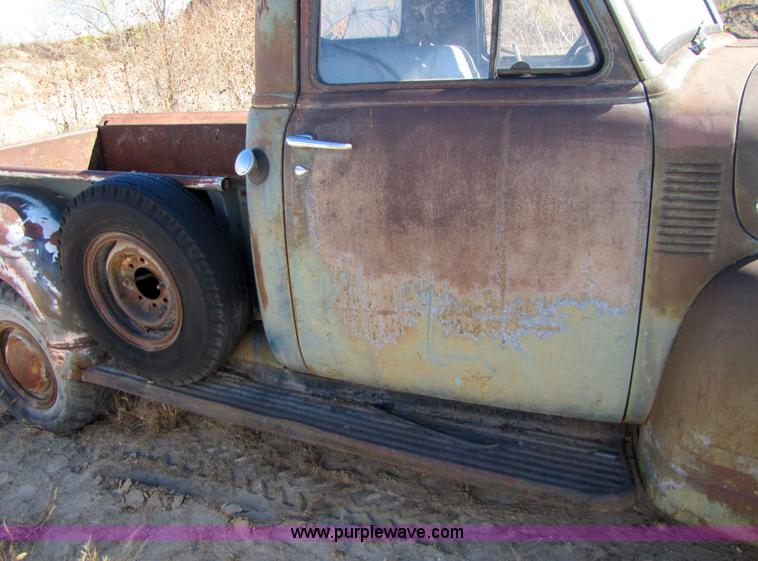 image for item 5162 1951 Chevrolet 5600 3/4 ton pickup truck