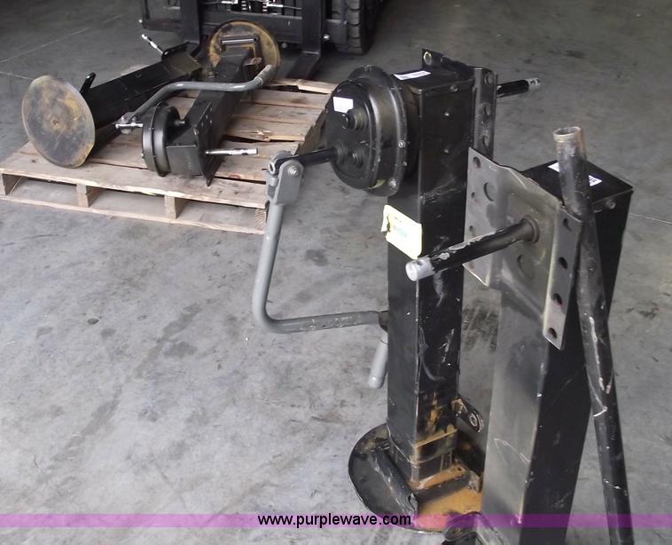 image for item 5440 Austin Western landing legs