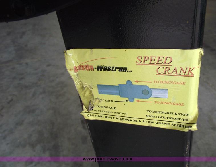 image for item 5440 Austin Western landing legs