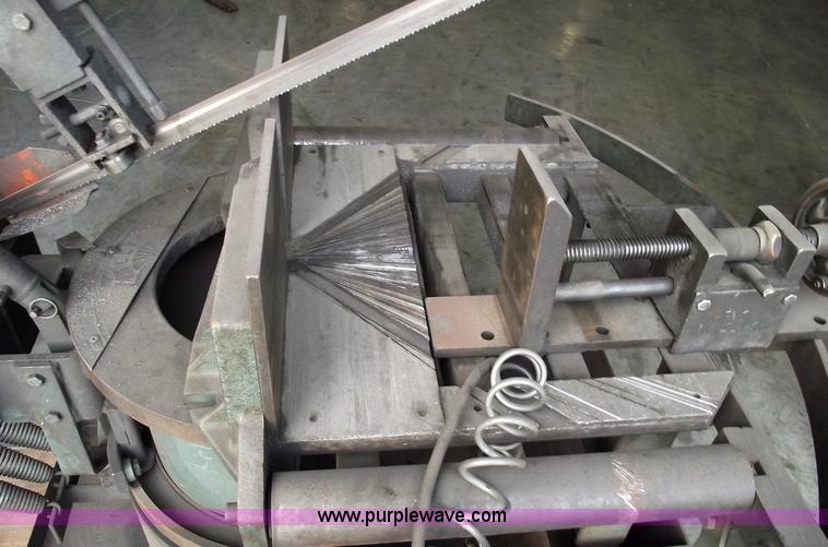 image for item 5441 Ellis 3000 band saw