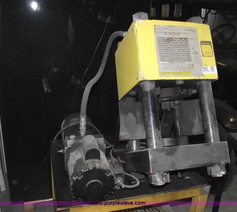 image for item 5442 Weatherhead T-4000 hose crimper