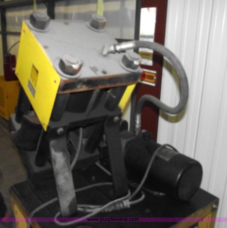 image for item 5442 Weatherhead T-4000 hose crimper