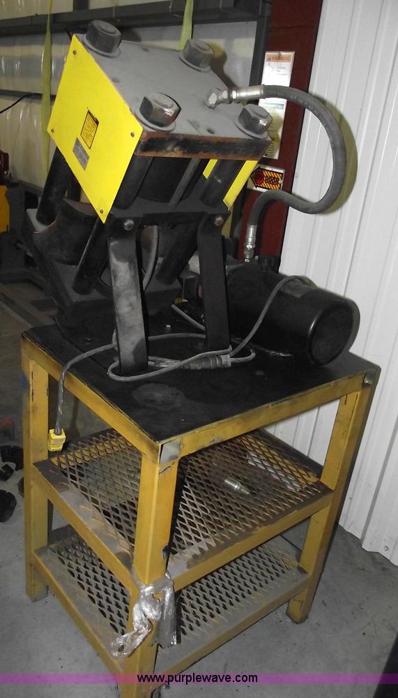 image for item 5442 Weatherhead T-4000 hose crimper