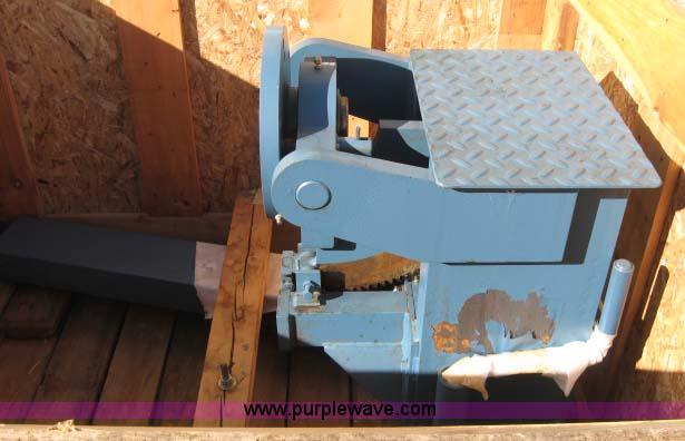 image for item 5443 Kent-moore engine stand