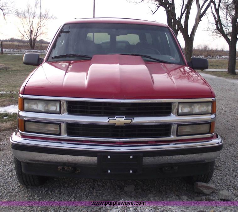 image for item 5455 1996 Chevrolet K1500 LT Suburban