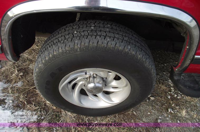 image for item 5455 1996 Chevrolet K1500 LT Suburban