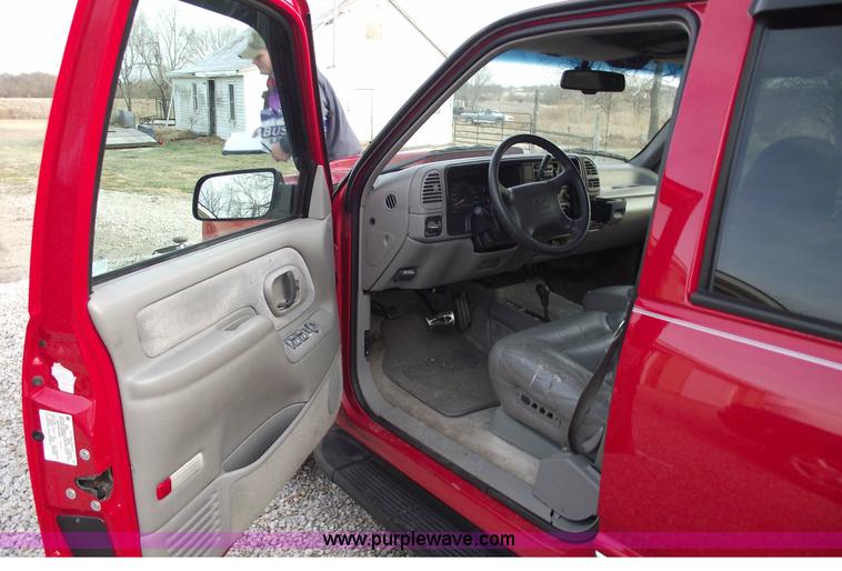 image for item 5455 1996 Chevrolet K1500 LT Suburban