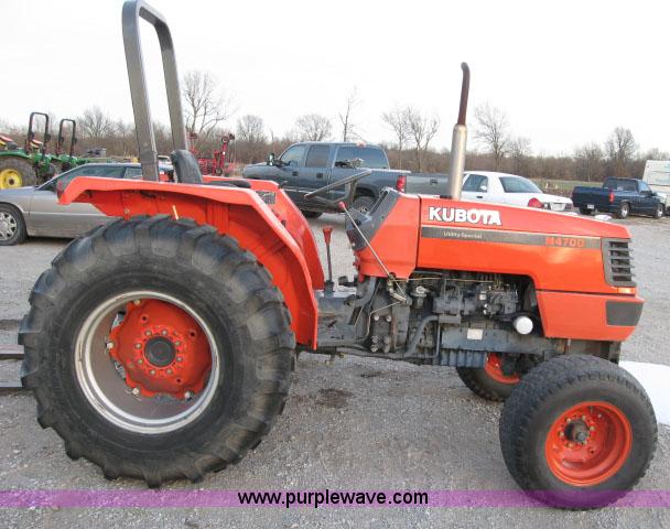 image for item 5542 1996 Kubota M4700 tractor