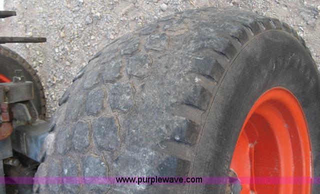 image for item 5542 1996 Kubota M4700 tractor