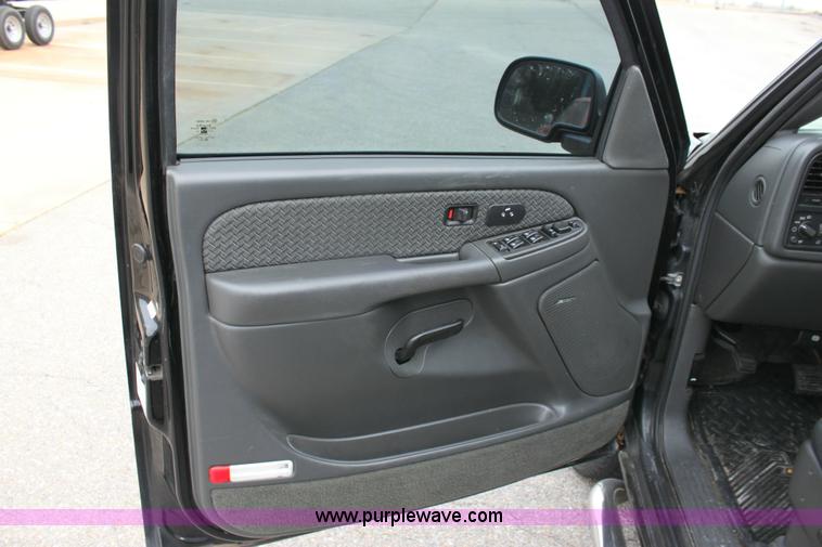 image for item 6532 2003 Chevrolet Avalanche K1500