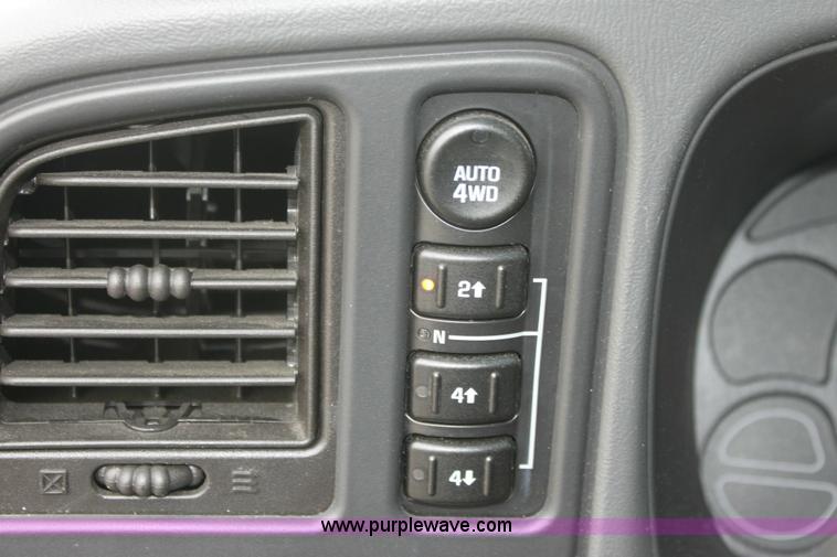 image for item 6532 2003 Chevrolet Avalanche K1500