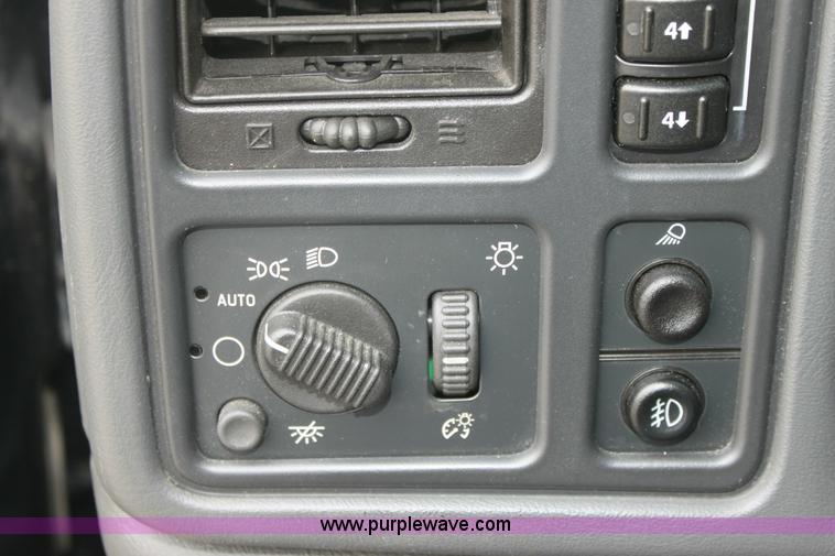 image for item 6532 2003 Chevrolet Avalanche K1500