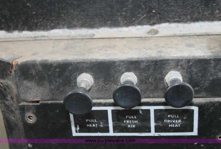 image for item 6534 1986 Thomas Built 3885 school bus