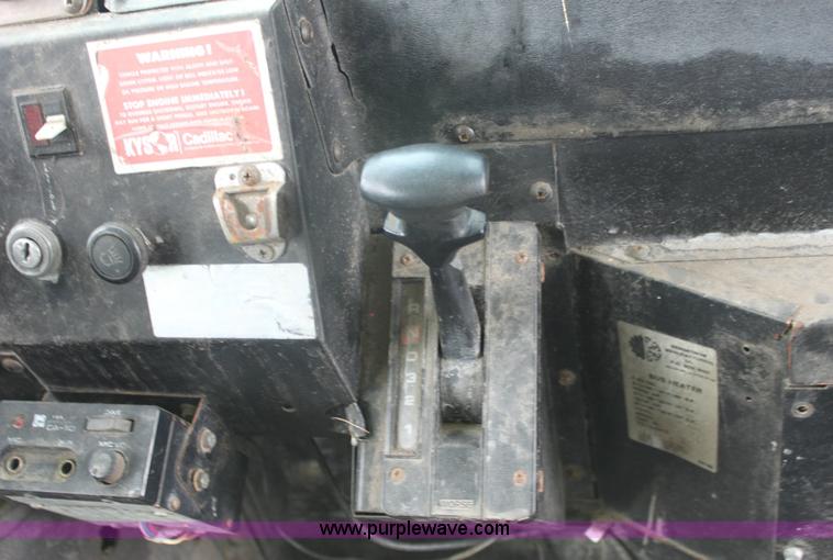 image for item 6534 1986 Thomas Built 3885 school bus