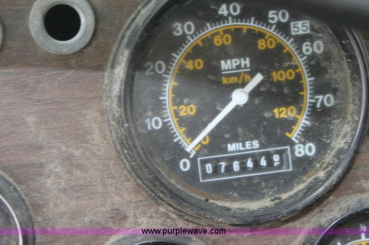 image for item 6534 1986 Thomas Built 3885 school bus