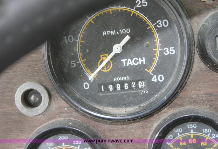 image for item 6534 1986 Thomas Built 3885 school bus