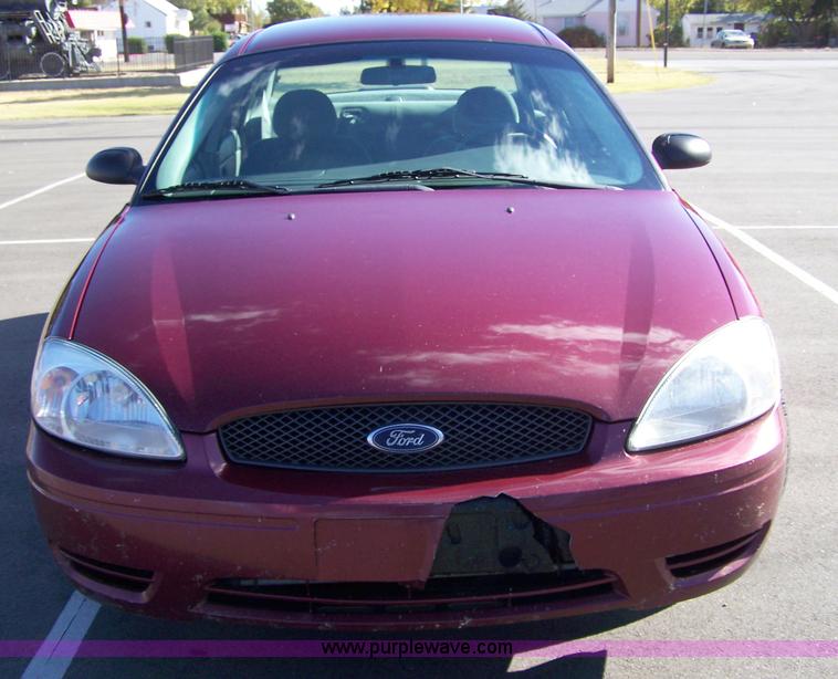 image for item 7000 2006 Ford Taurus SE