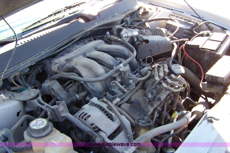 image for item 7001 2007 Ford Taurus SE