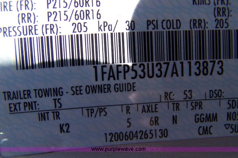 image for item 7001 2007 Ford Taurus SE