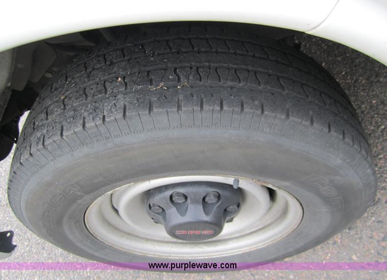 image for item 7523 2000 GMC Savana G2500 cargo van