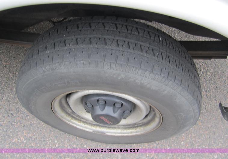 image for item 7523 2000 GMC Savana G2500 cargo van