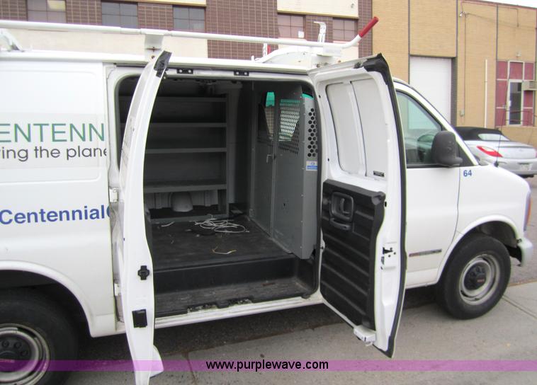 image for item 7523 2000 GMC Savana G2500 cargo van