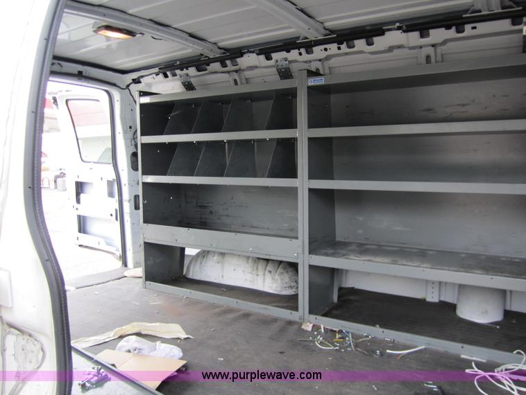 image for item 7523 2000 GMC Savana G2500 cargo van