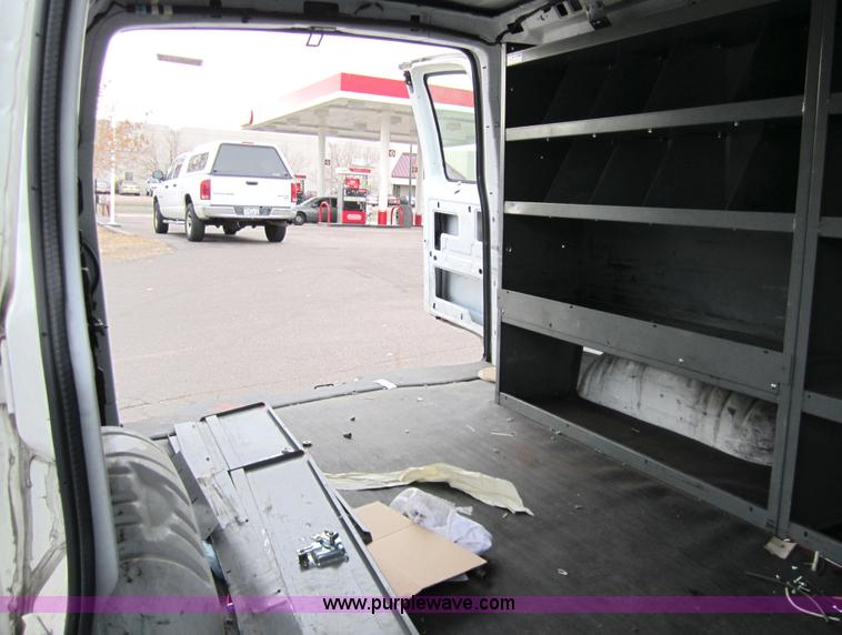 image for item 7523 2000 GMC Savana G2500 cargo van
