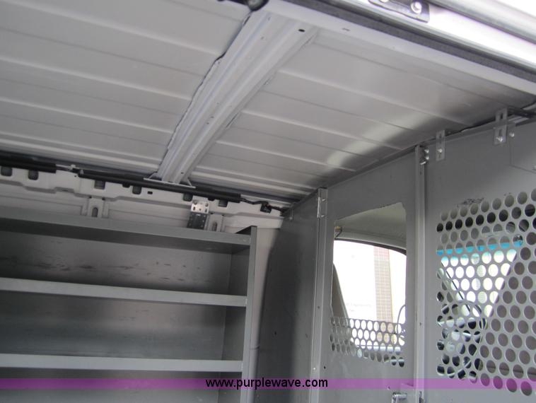 image for item 7523 2000 GMC Savana G2500 cargo van