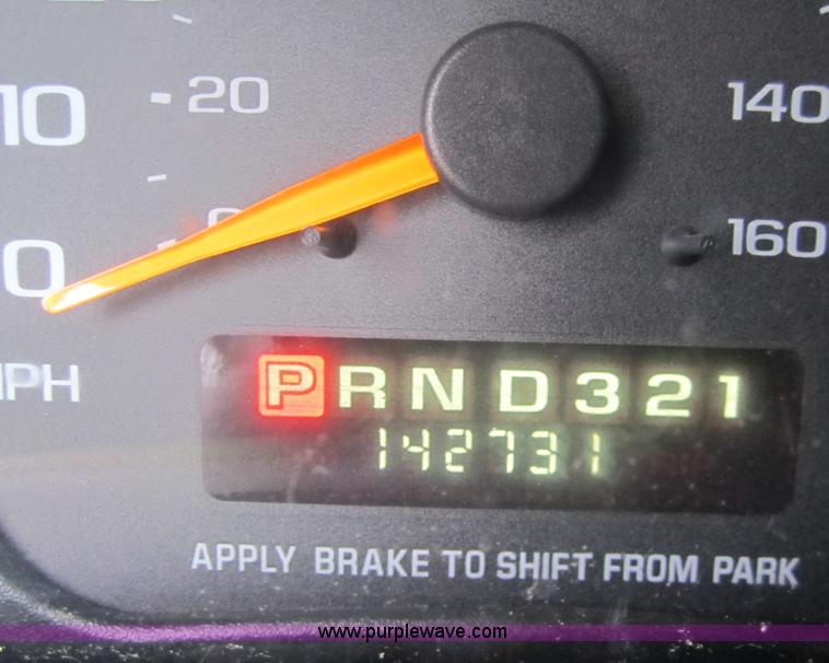 image for item 7523 2000 GMC Savana G2500 cargo van