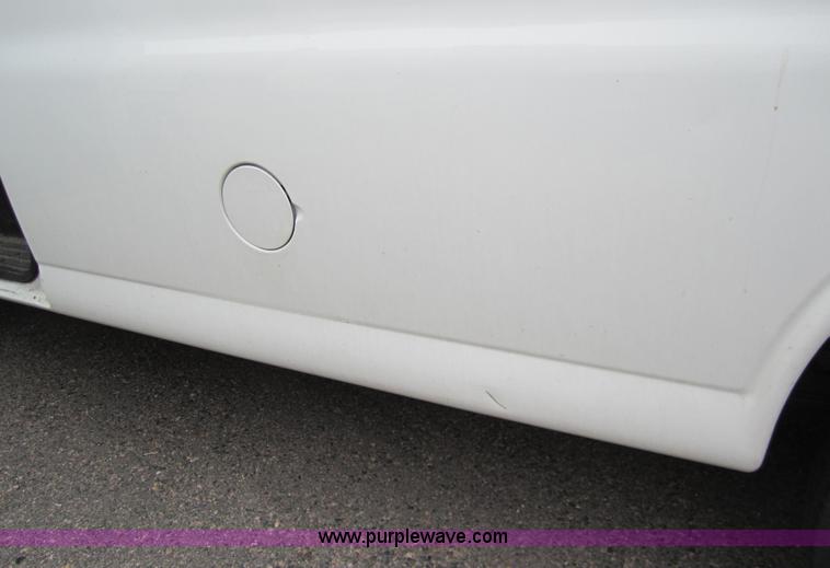 image for item 7523 2000 GMC Savana G2500 cargo van