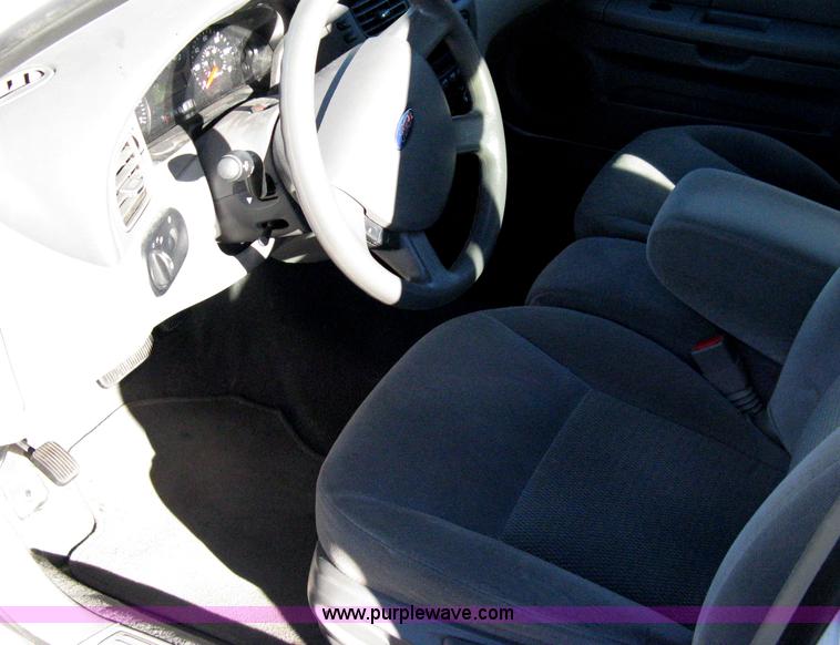 image for item 8085 2007 Ford Taurus SE