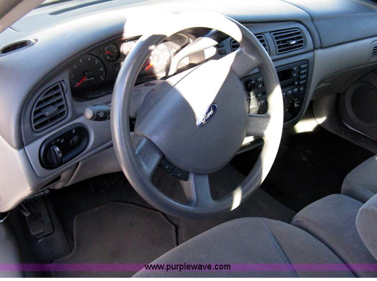 image for item 8085 2007 Ford Taurus SE