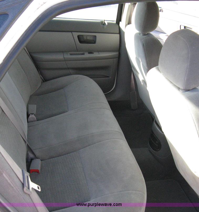 image for item 8085 2007 Ford Taurus SE