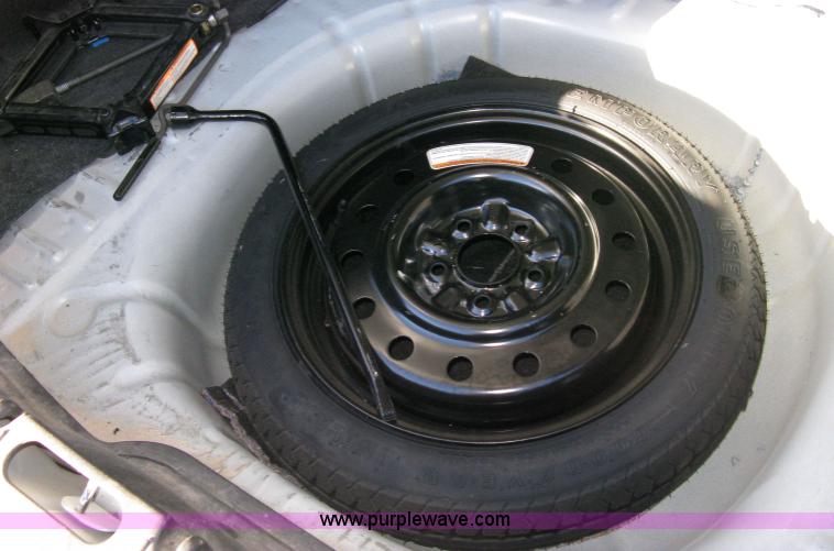 image for item 8085 2007 Ford Taurus SE