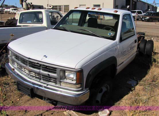 image for item 8249 1997 Chevrolet K2500 cab and chassis