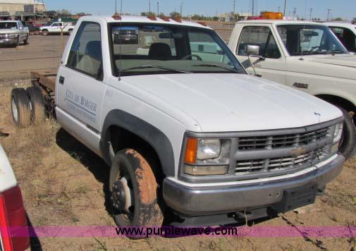 image for item 8249 1997 Chevrolet K2500 cab and chassis