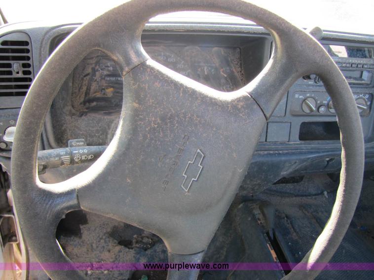 image for item 8249 1997 Chevrolet K2500 cab and chassis