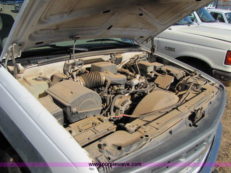 image for item 8249 1997 Chevrolet K2500 cab and chassis