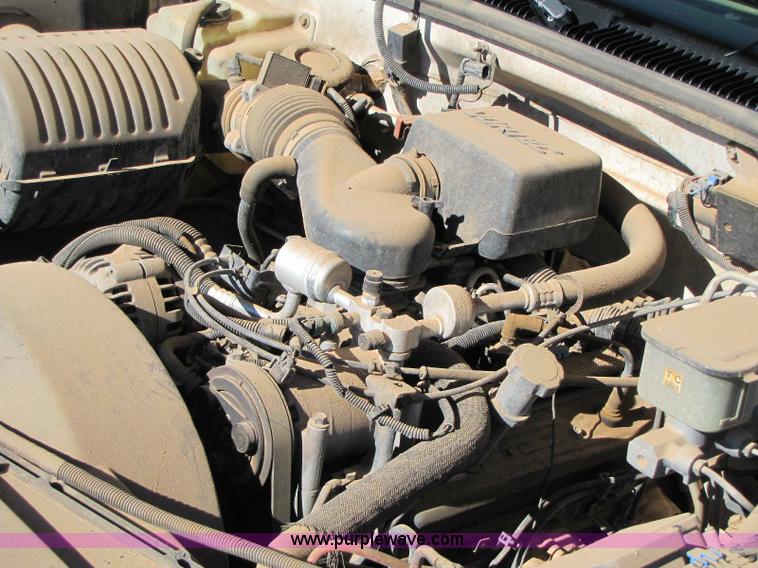 image for item 8249 1997 Chevrolet K2500 cab and chassis